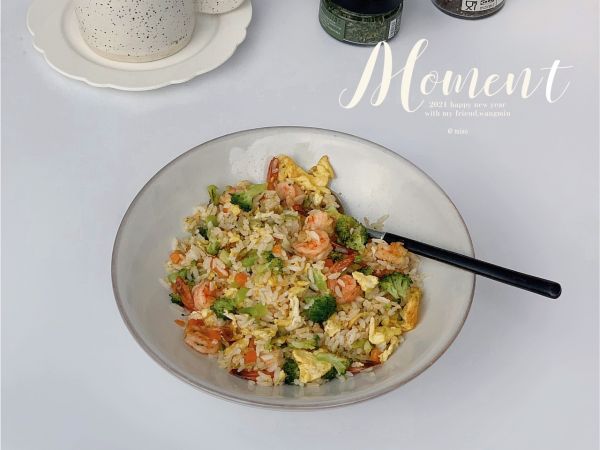 西兰花虾仁炒饭