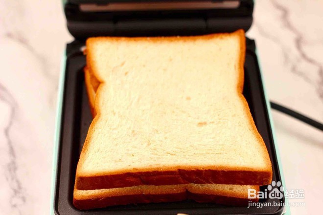 怎么做鸡蛋时蔬三明治