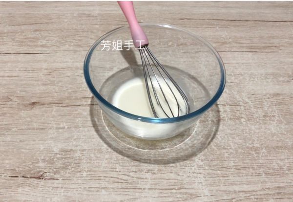 红丝绒草莓年轮蛋糕卷