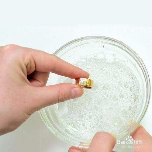 黄金发黑怎么清洗