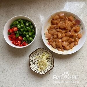 青红椒炒鸡丁超好吃