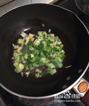 皮蛋瘦肉粥的做法