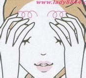 妆水，精华和乳液的正确涂抹方法