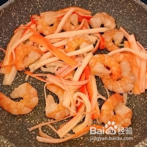 浇汁虾仁蟹柳滑蛋的做法