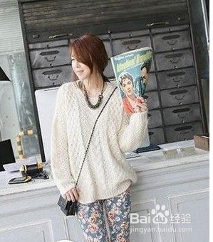 宽松毛衣魅力穿搭法 显瘦时尚两不误