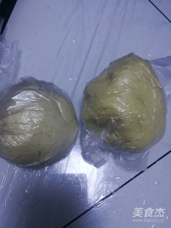 蛋黄酥的家常做法