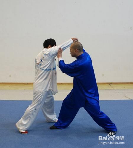 练习太极拳如何加强腿部力量