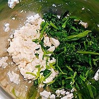 在家制作芝麻豆腐拌菠菜