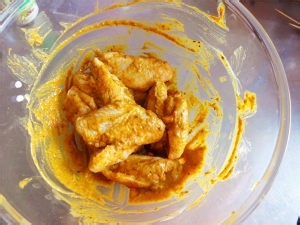 怎么做多汁的咖喱烤鸡翅