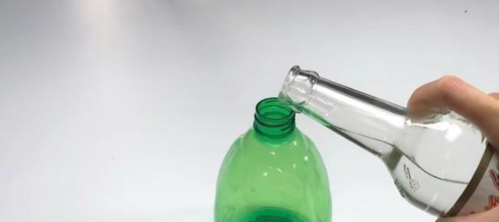 蒙口羽绒服怎么洗最好