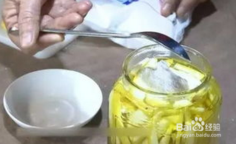 怎样用柚子皮做洗洁精？