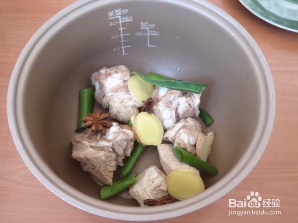 如何制作春笋排骨汤
