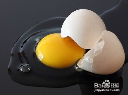 识别新鲜鸡蛋小窍门。