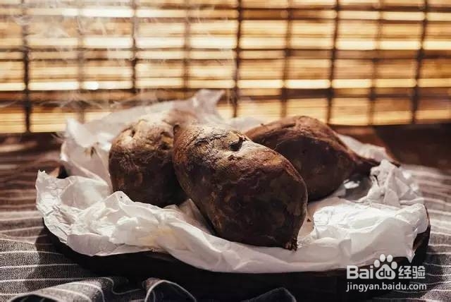 微波炉烤红薯怎么做