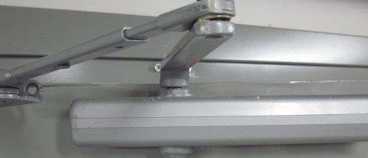 关门器如何调节图解