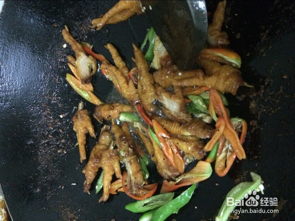 鸡爪炒辣椒怎么炒更有味