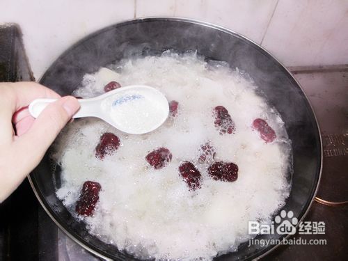 雪梨银耳汤的做法