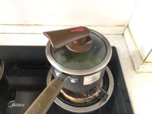 养生食补香椿比蛋多的香椿煎蛋的做法