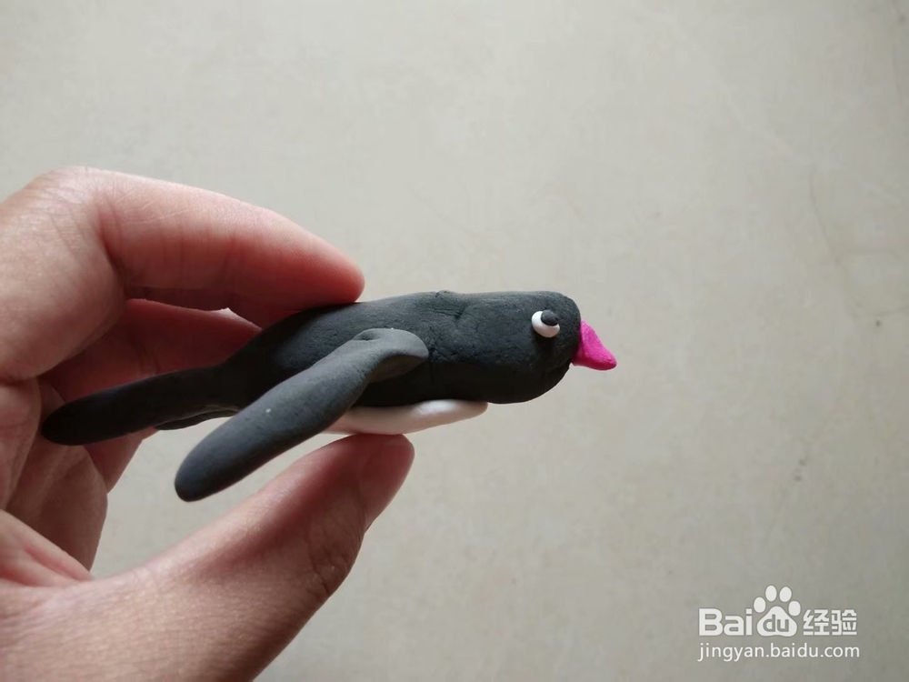 如何用橡皮泥捏一个小燕子