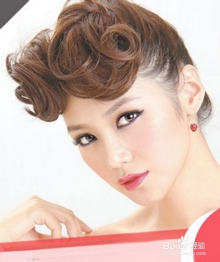 彩妆教程：明艳派对女王妆容