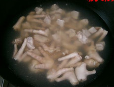 如何做养颜茯苓核桃瘦肉汤