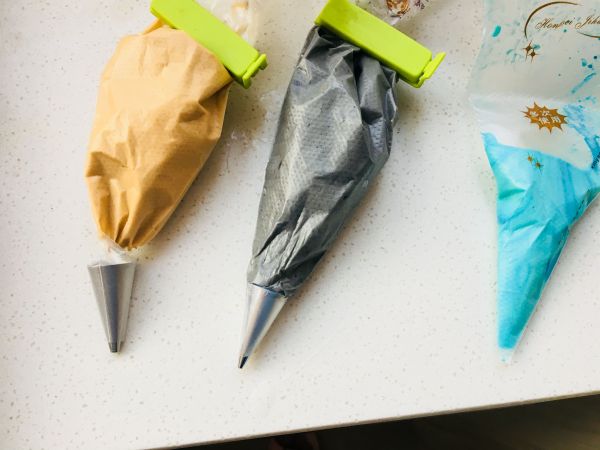 小狗O型奶油卷