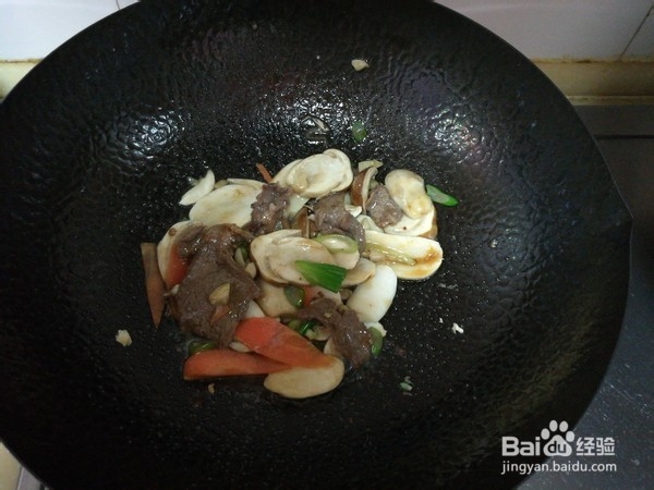 松茸炒牛肉的做法