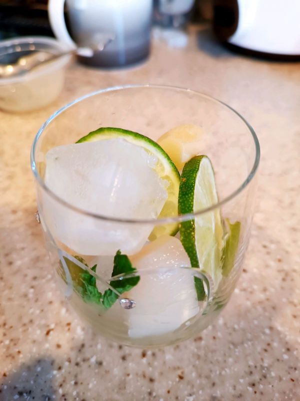 青柠白桃气泡酒