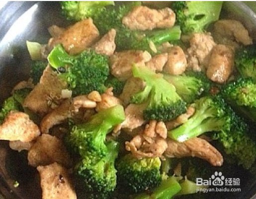 如何做出健康美味的西兰花炒鸡胸肉