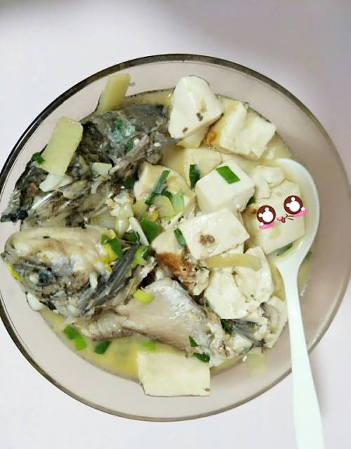 鯽魚豆腐湯的做法