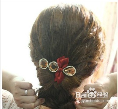 复古感的马尾辫编发
