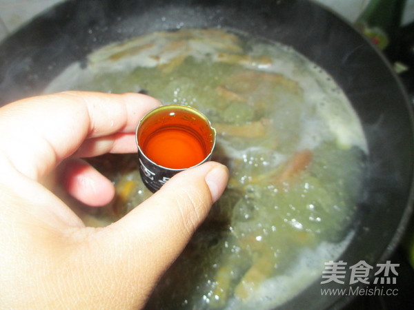 火腿片炖黄蟮