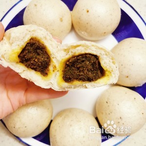 黑芝麻黑豆核桃包的做法
