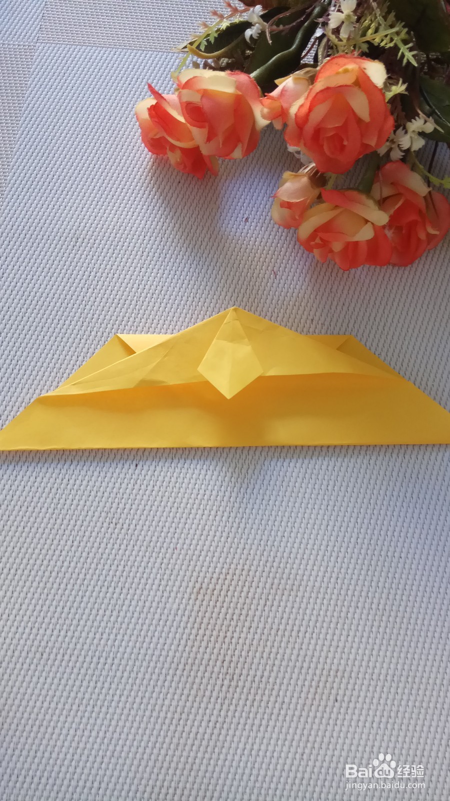 儿童折纸带领带的心形折法