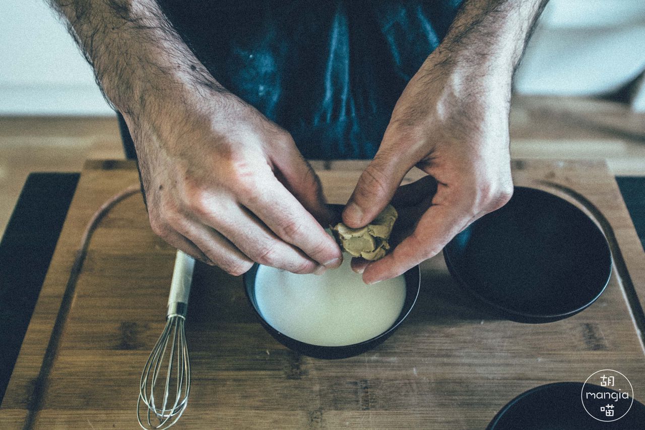 在家也能做美味的巧克力面包卷,十分好吃!