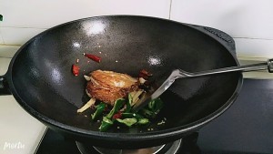 怎么做香辣龙利鱼荷包蛋
