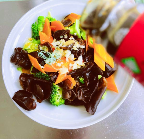 凉拌西兰花木耳