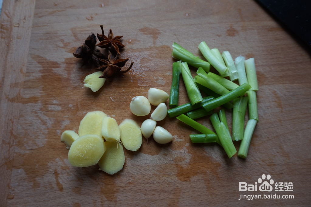 土豆烧排骨的做法