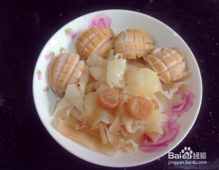 鲍鱼花胶焖鸡煲的做法