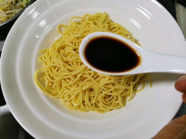 鸡丝凉面 川味凉面