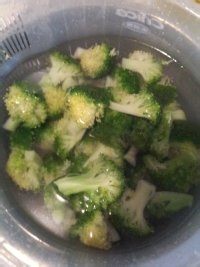美味凉拌西兰花的做法
