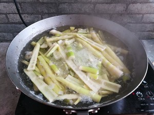 食补养生手剥笋（去壳版）的做法