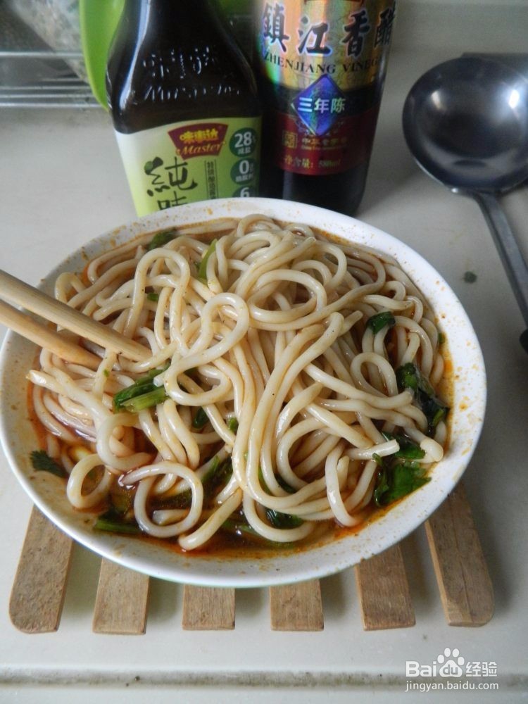 怎样制作麻辣酸汤面
