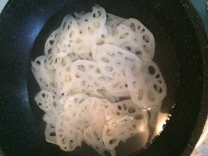 健康养生佳品姜汁莲藕的做法