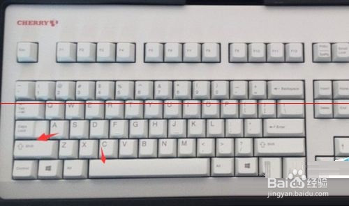 QQ输入英文字母间距突然变大了怎么解决?