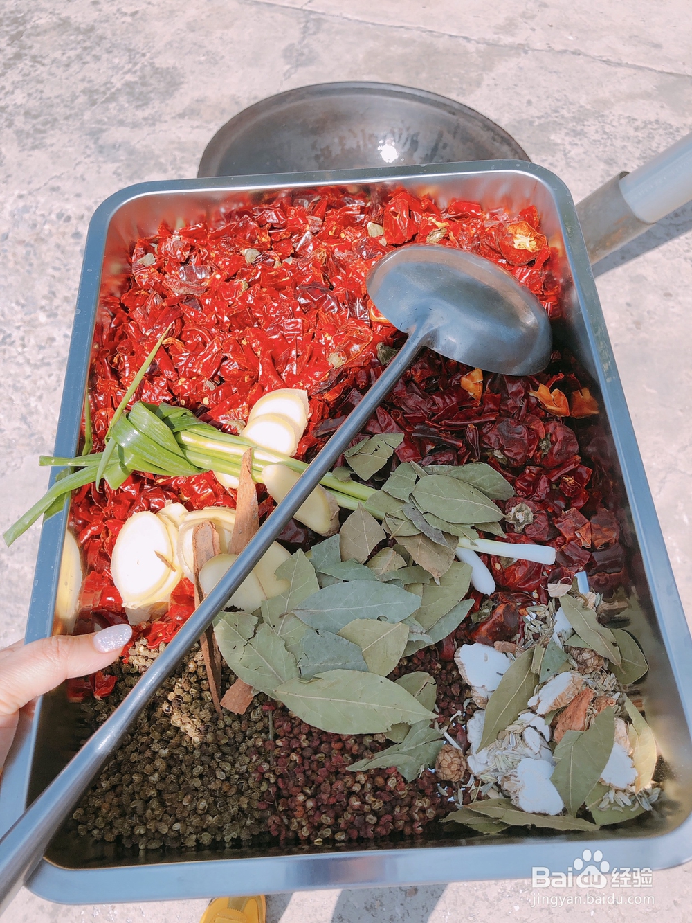 麻辣小龙虾的吃法