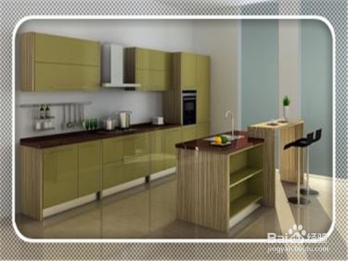 厨房的地板上的油渍怎么清理比较干净？