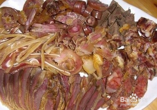 一桌非常特别无二的连夜饭