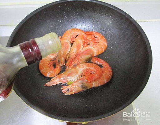 冬笋香菇烧大虾的做法