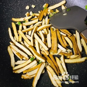 教你怎么做好吃的超简单芹菜炒香干